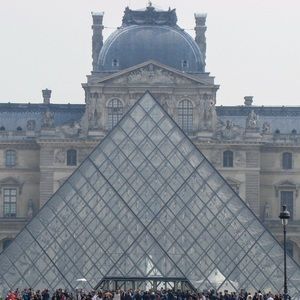 ❤️❤️BEAUTIFUL CLASSY DRESSES AND SKIRTS